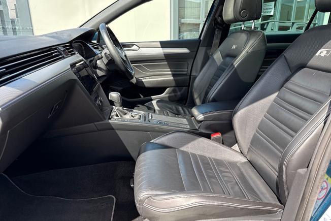 VOLKSWAGEN Passat Photo 42
