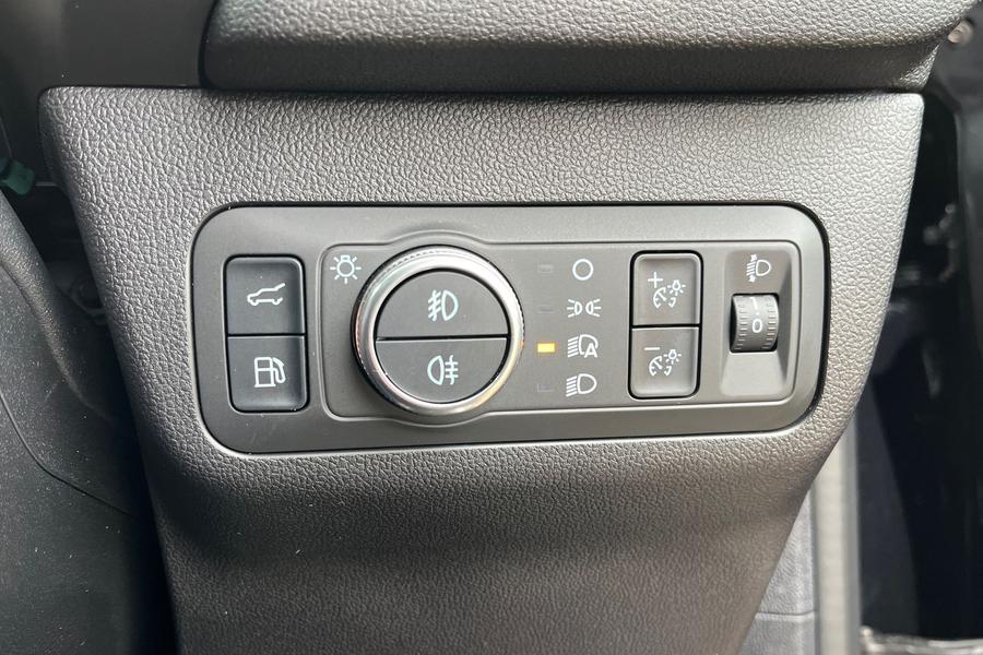 Ford Kuga Photo autoimg-1e6829092b2e96a7b062de3a5e6cca6bc2d6f926.jpg