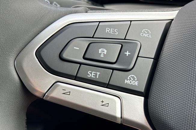 Volkswagen Golf Photo 16