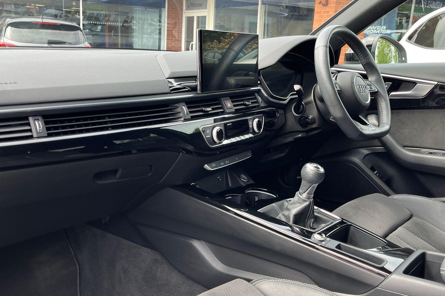 Audi A4 Photo 17