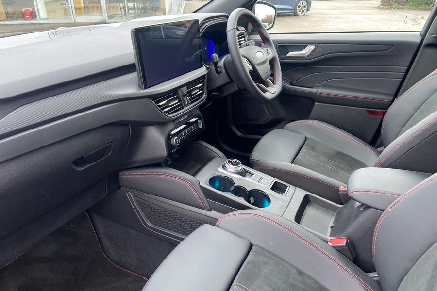 Ford Kuga Photo autoimg-1e6fae25041892c6eb6a1828e642a14e4fce08d2.jpg