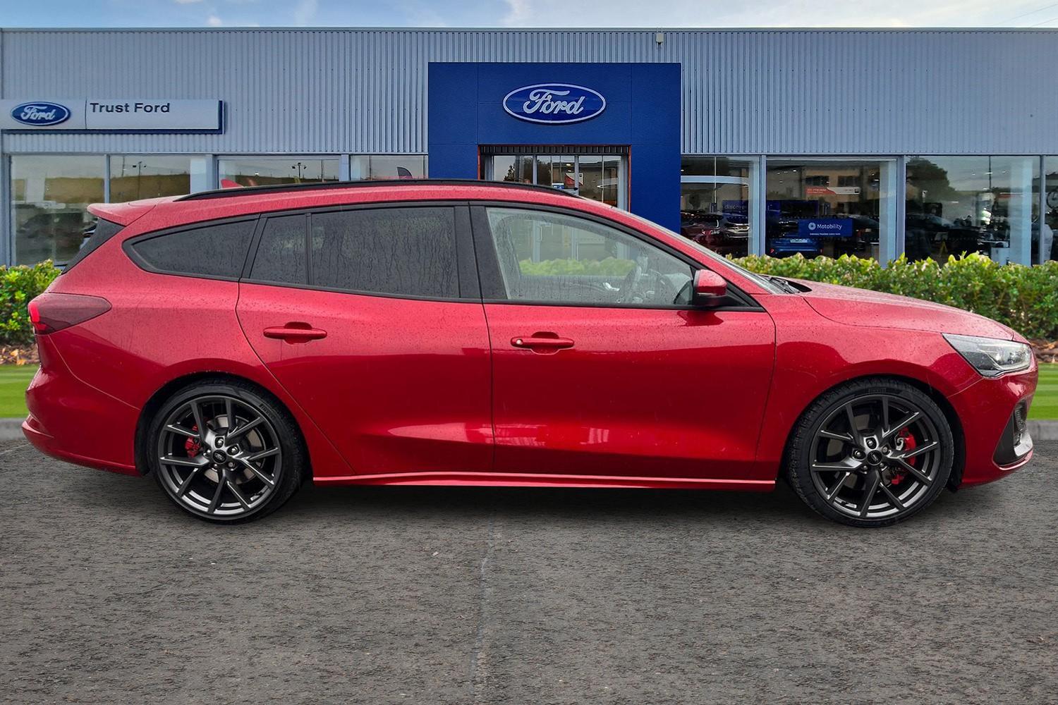 Ford FOCUS Photo 2