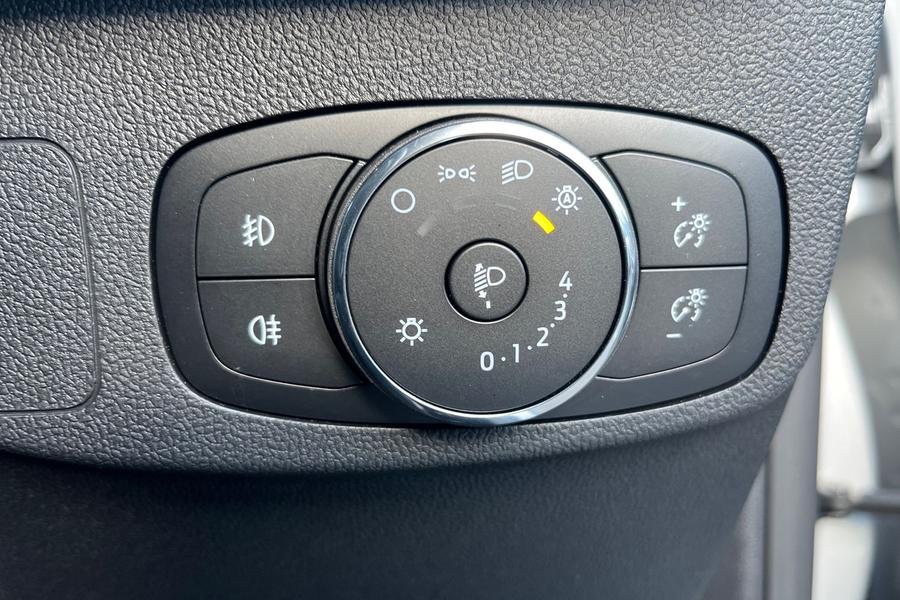 Ford FOCUS Photo autoimg-1e772c8400c13bf782b40cd7de24927cbf90f5b8.jpg