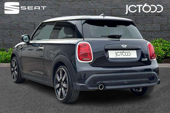 MINI Hatchback Photo 3
