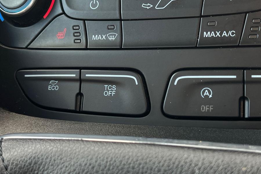 Ford Tourneo Connect Photo autoimg-1e7cc9d43901f77f5c189f6d2f578e3348f18943.jpg
