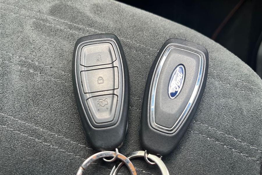 Ford KUGA Photo autoimg-1e811eb168481d4ac24381ed76ca0a66e2397606.jpg