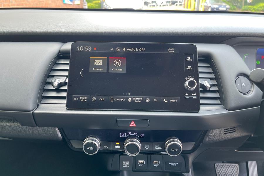 Honda Jazz Photo autoimg-1e82a69adfb07ce44bafffdec826ece125b038bf.jpg
