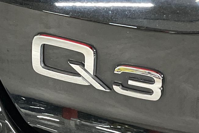 AUDI Q3 Photo 37