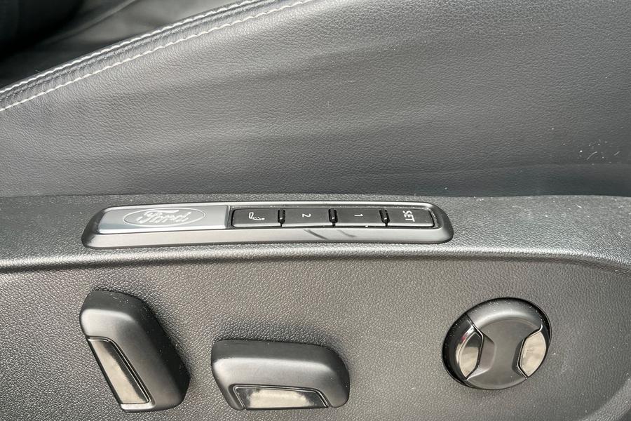 Ford EXPLORER Photo autoimg-1e87e5d9203246eadc383a0986753650ff73689b.jpg