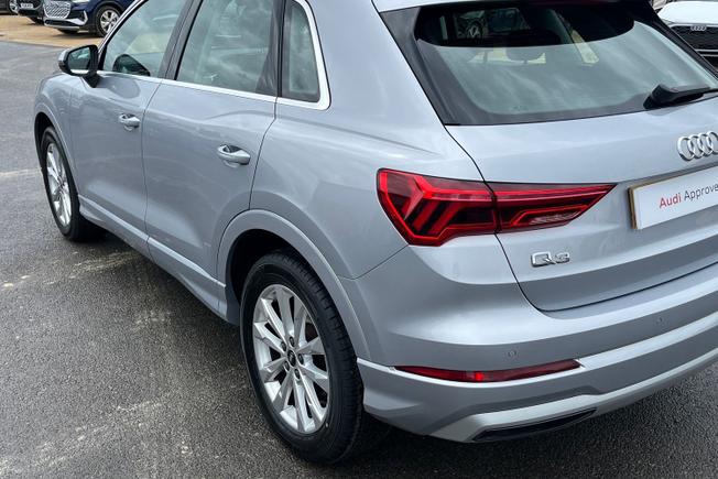 AUDI Q3 Photo 23