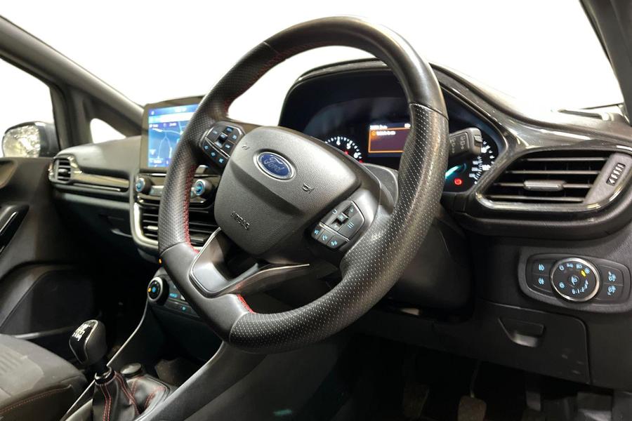 Ford FIESTA Photo autoimg-1e8b9c4f88acc65ca63a19b3395bc1a5632587e1.jpg
