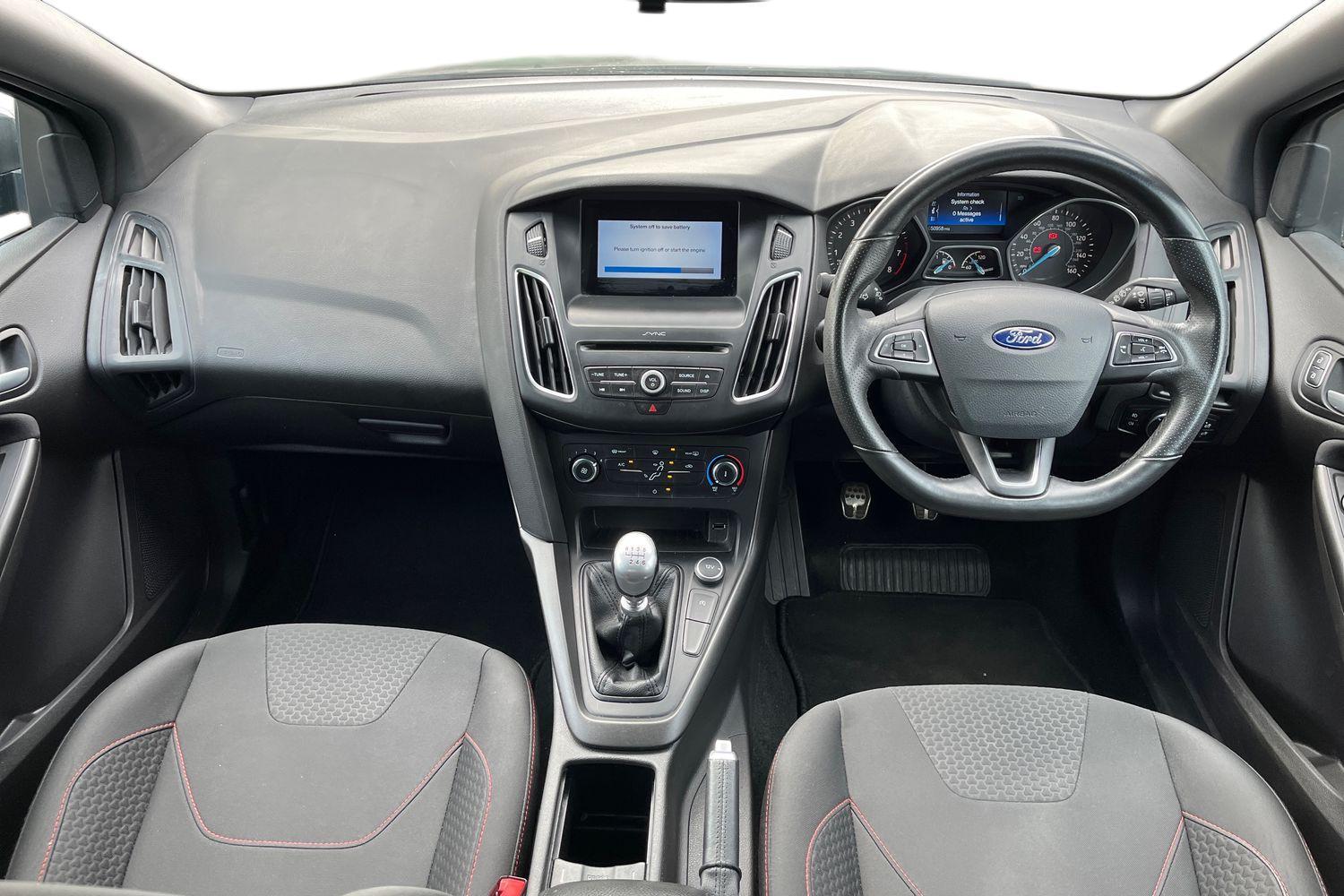 Ford FOCUS Photo 9