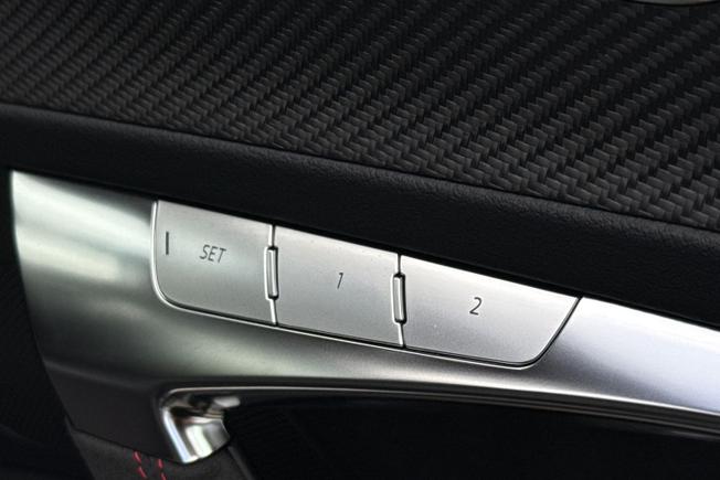 AUDI RS6 Avant Photo 36