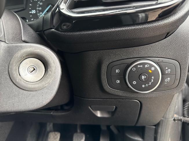 FORD Fiesta Photo 26