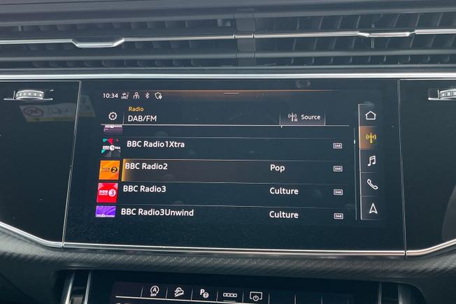 AUDI Rsq8 Photo 13