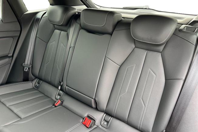 AUDI Q4 E-Tron Photo 9