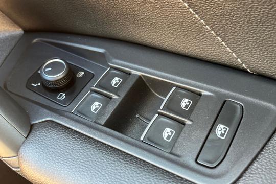 Volkswagen Tiguan Photo autoimg-1ea1d171f065db406f2ac0bc7d3daea5e815fef1.jpg