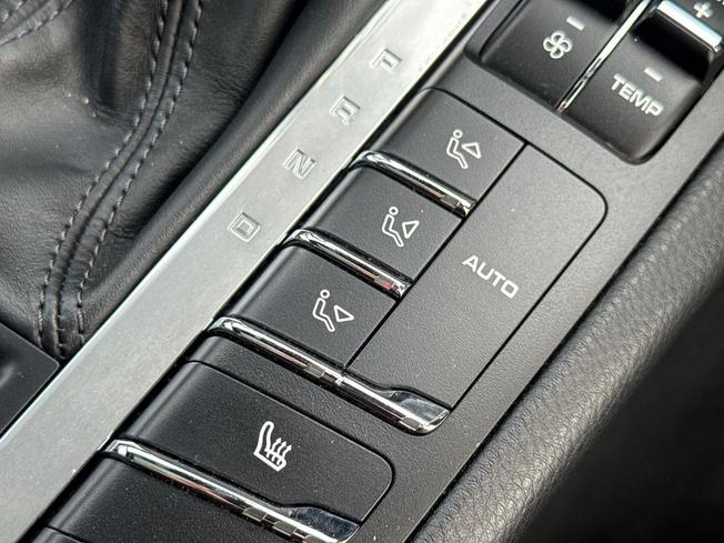 PORSCHE Macan Photo 33