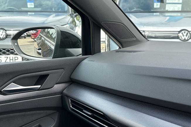 VOLKSWAGEN Golf Photo 35