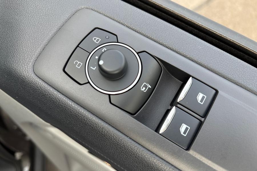Ford Transit Custom Photo autoimg-1eb0c7ee575fc4aecc41829f2aecdf0358d645b6.jpg
