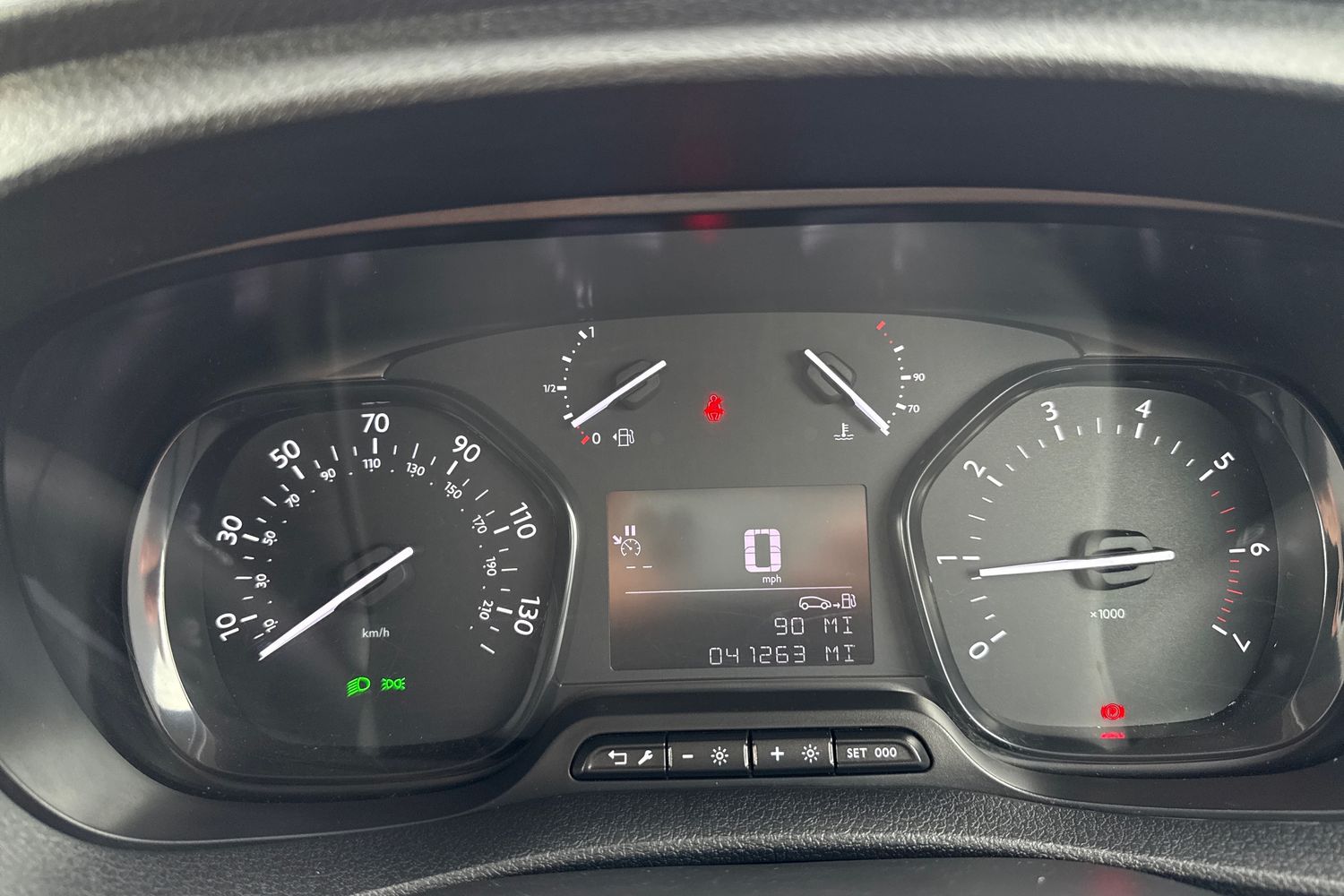 Vauxhall VIVARO Photo 32