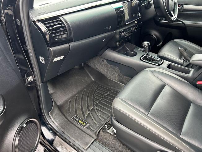 TOYOTA Hilux Photo 39