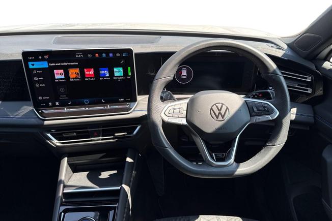 VOLKSWAGEN Tiguan Photo 11