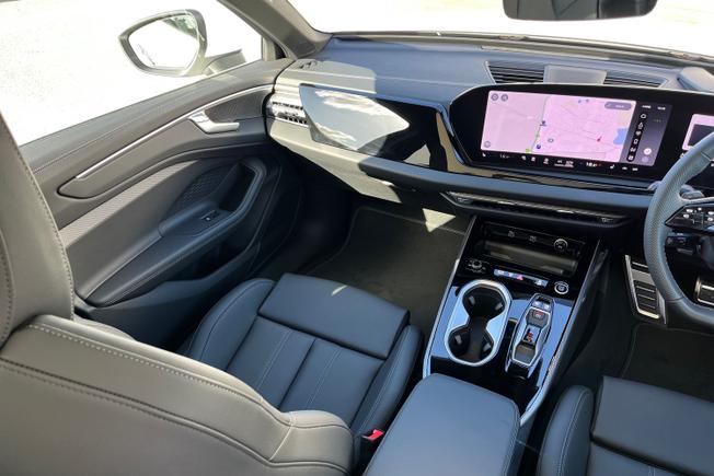 Audi  A6 Avant Photo 46