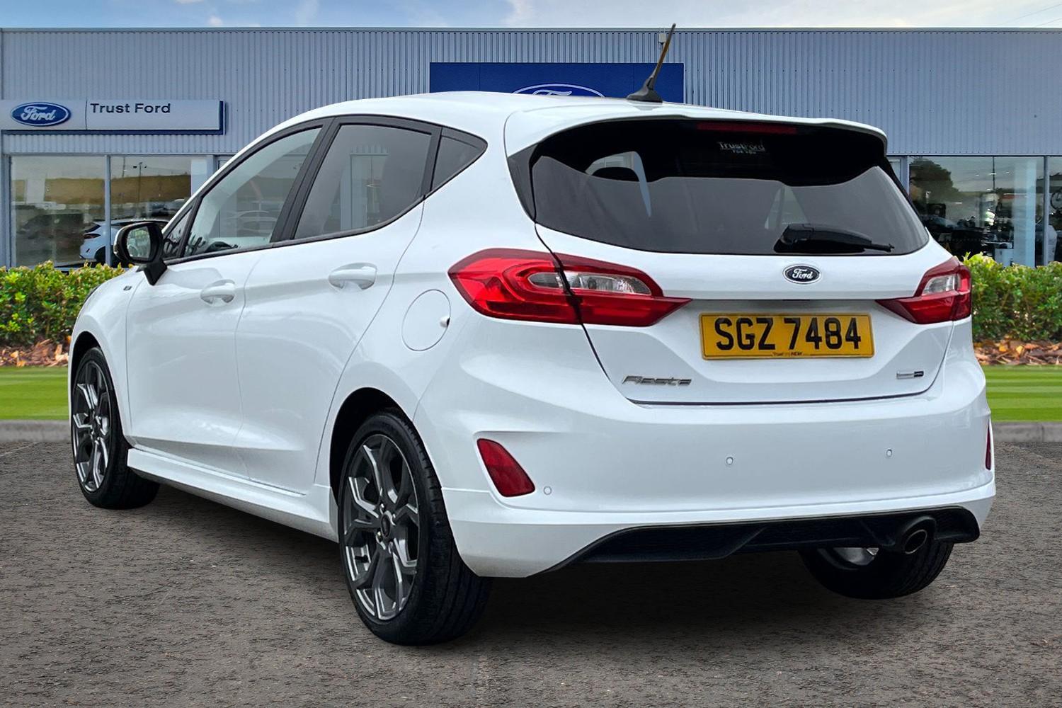 Ford FIESTA Photo 1