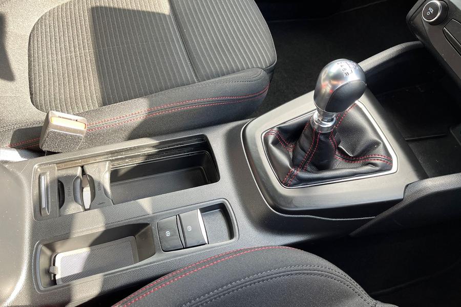 Ford FOCUS Photo autoimg-1ecbf4b8969840684fb84be2b5ed0a96ab1bf3dd.jpg