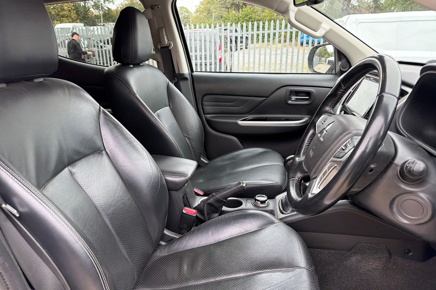 Mitsubishi L200 Photo 39