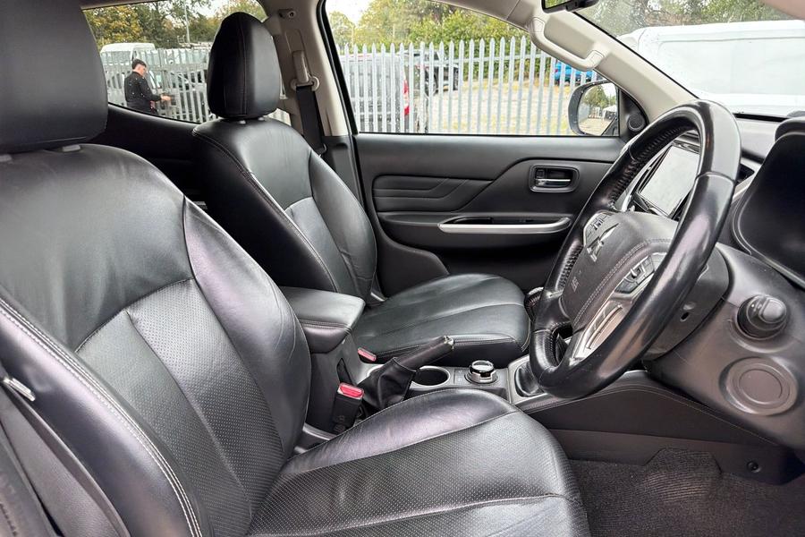 Mitsubishi L200 Photo autoimg-1ecfa423c4c41e4c9d029486c8ee853a92782558.jpg