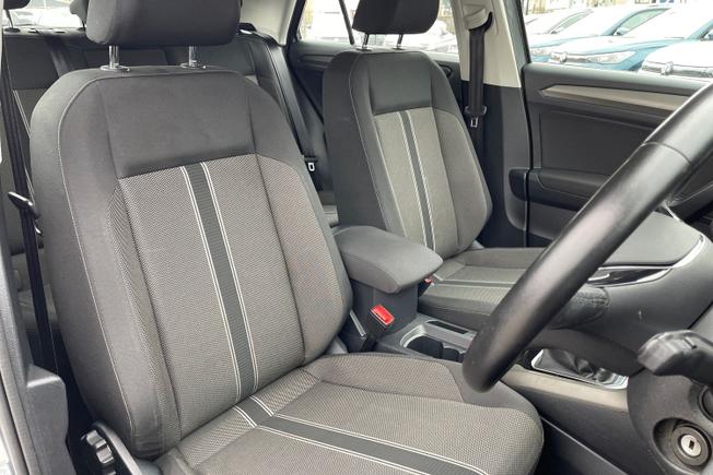 Volkswagen T-Roc Photo 26