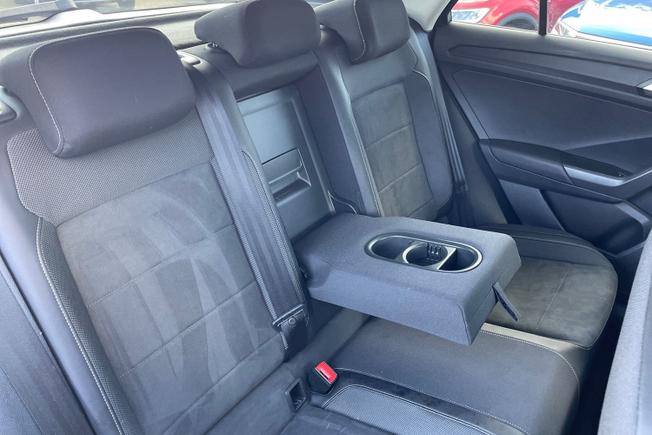 VOLKSWAGEN T-Roc Photo 37