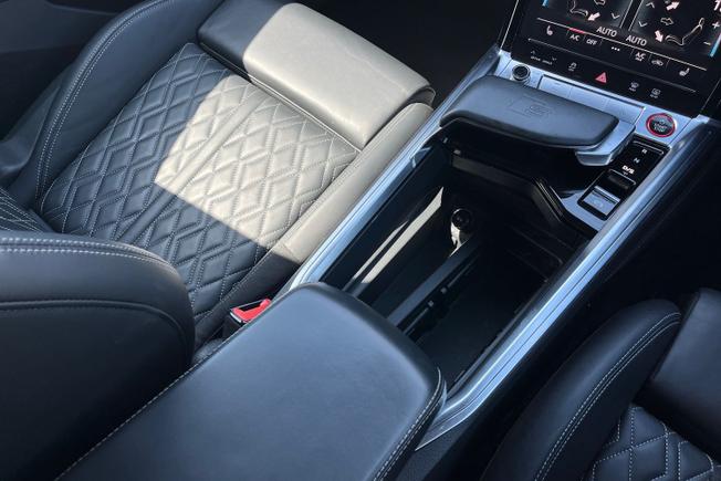 AUDI E-Tron S Photo 57