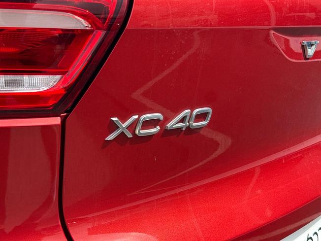 VOLVO Xc40 Photo 32