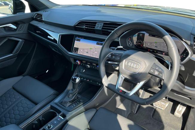 Audi RS Q3 Photo 6