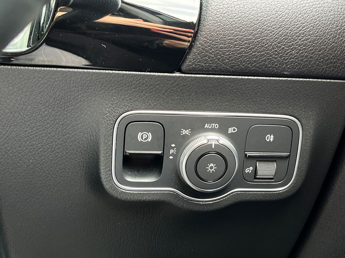 Mercedes-Benz EQA Photo 38