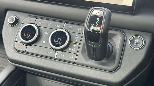 Land Rover Defender Photo autoimg-1ee0e2c4ee84516371f91269ae24a429d59903db.jpg