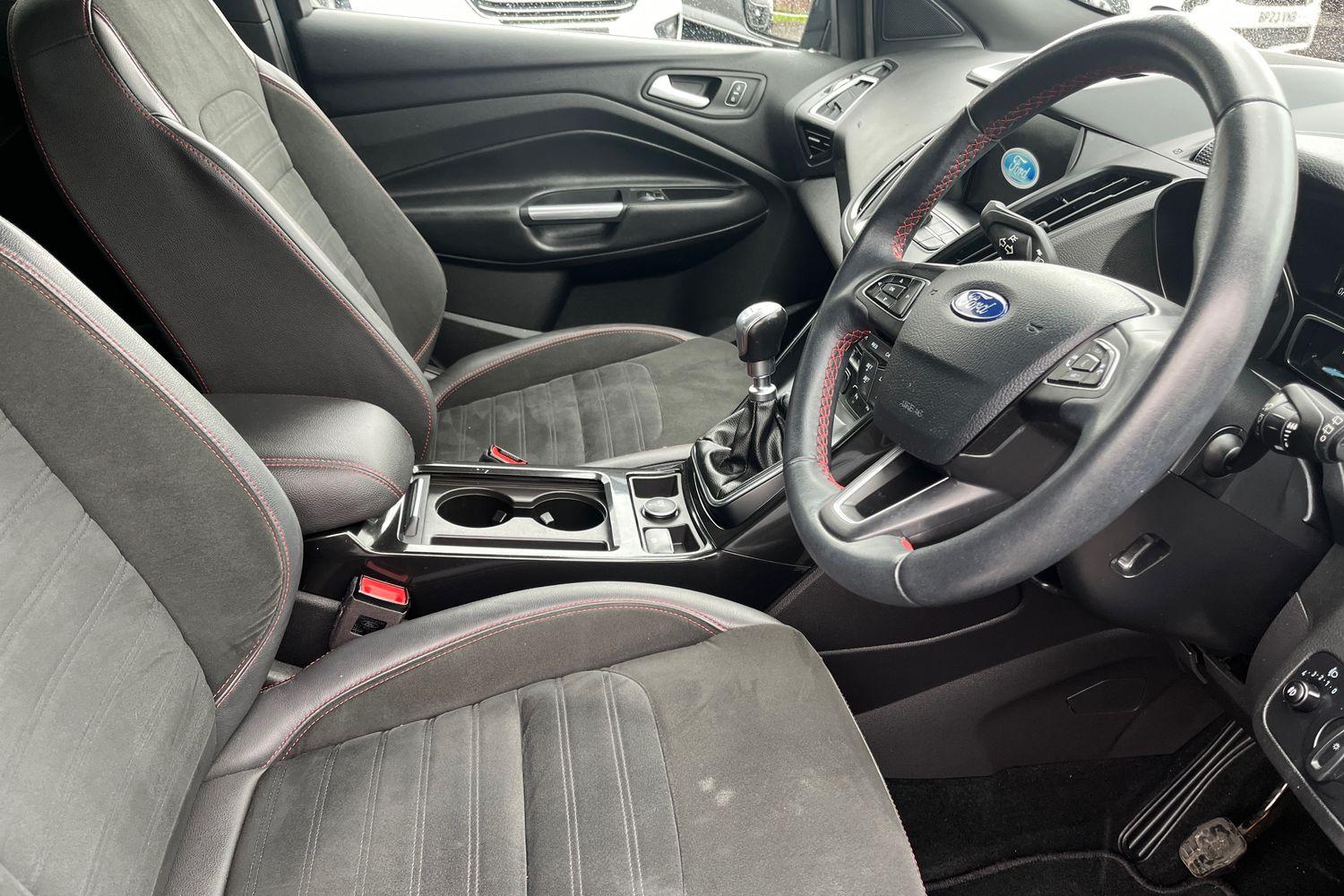 Ford KUGA Photo 16