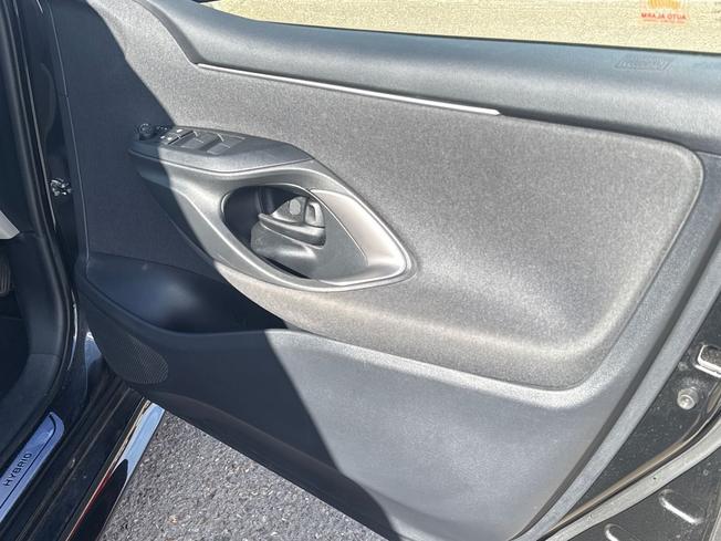 TOYOTA Yaris Photo 50