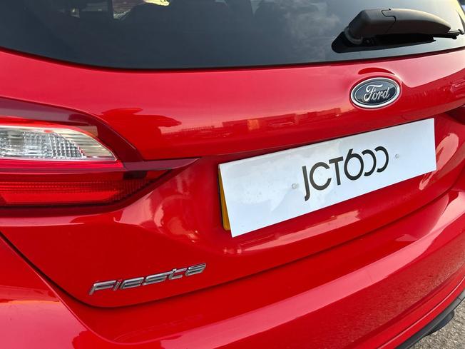 FORD Fiesta Photo 33