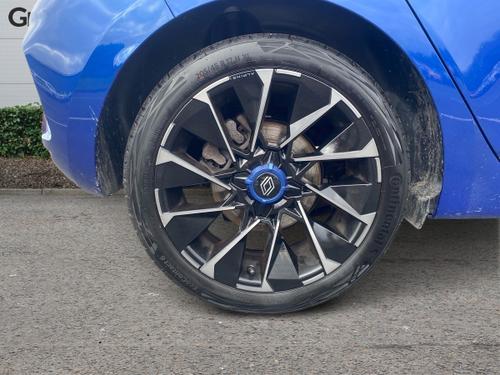 Renault CLIO Photo autoimg-1ee7d0ec4f03f2644f95c1adcb54db488ea1fbdf.jpg