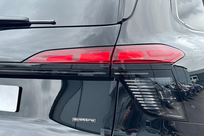 AUDI Q7 Photo 18