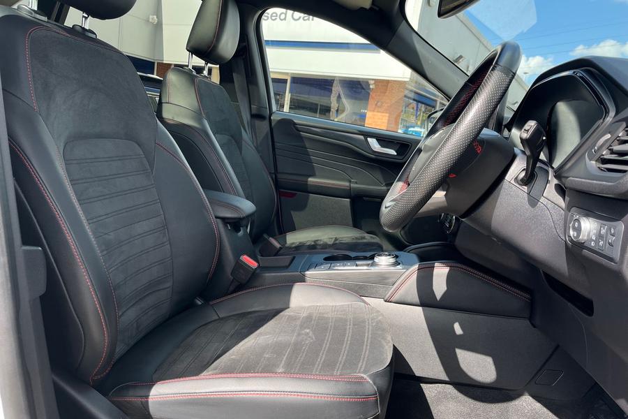 Ford Kuga Photo autoimg-1ef06906852f4f52ff821cb006d1ab0aa5772b67.jpg