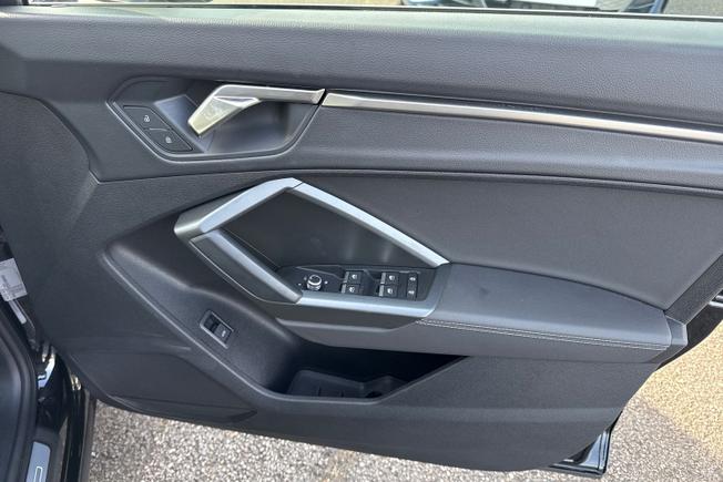 AUDI Q3 Photo 46