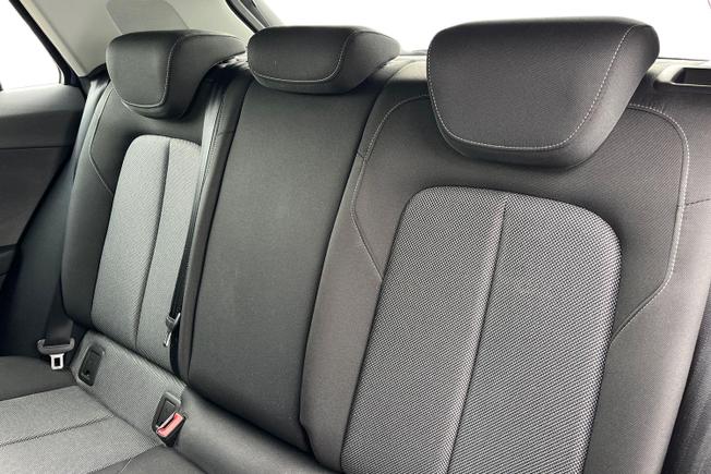 AUDI Q2 Photo 9