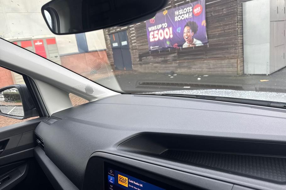 Used FORD TRANSIT CONNECT WT25NDV 30