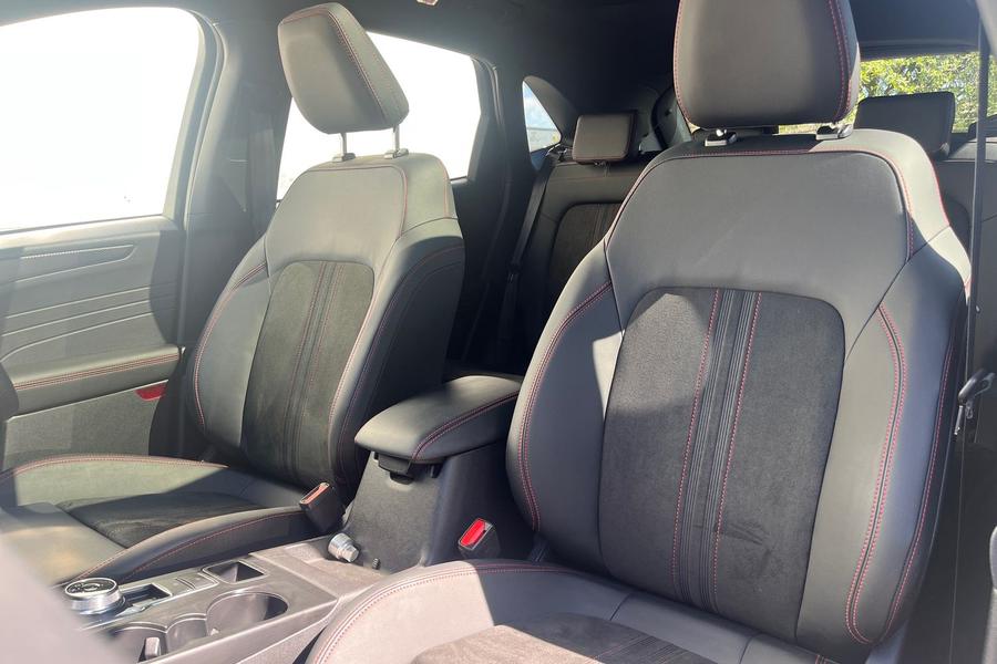 Ford KUGA Photo autoimg-1efe4e0a189e811c5e2ece4f52f2def06dd35f83.jpg