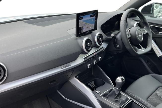 AUDI Q2 Photo 2